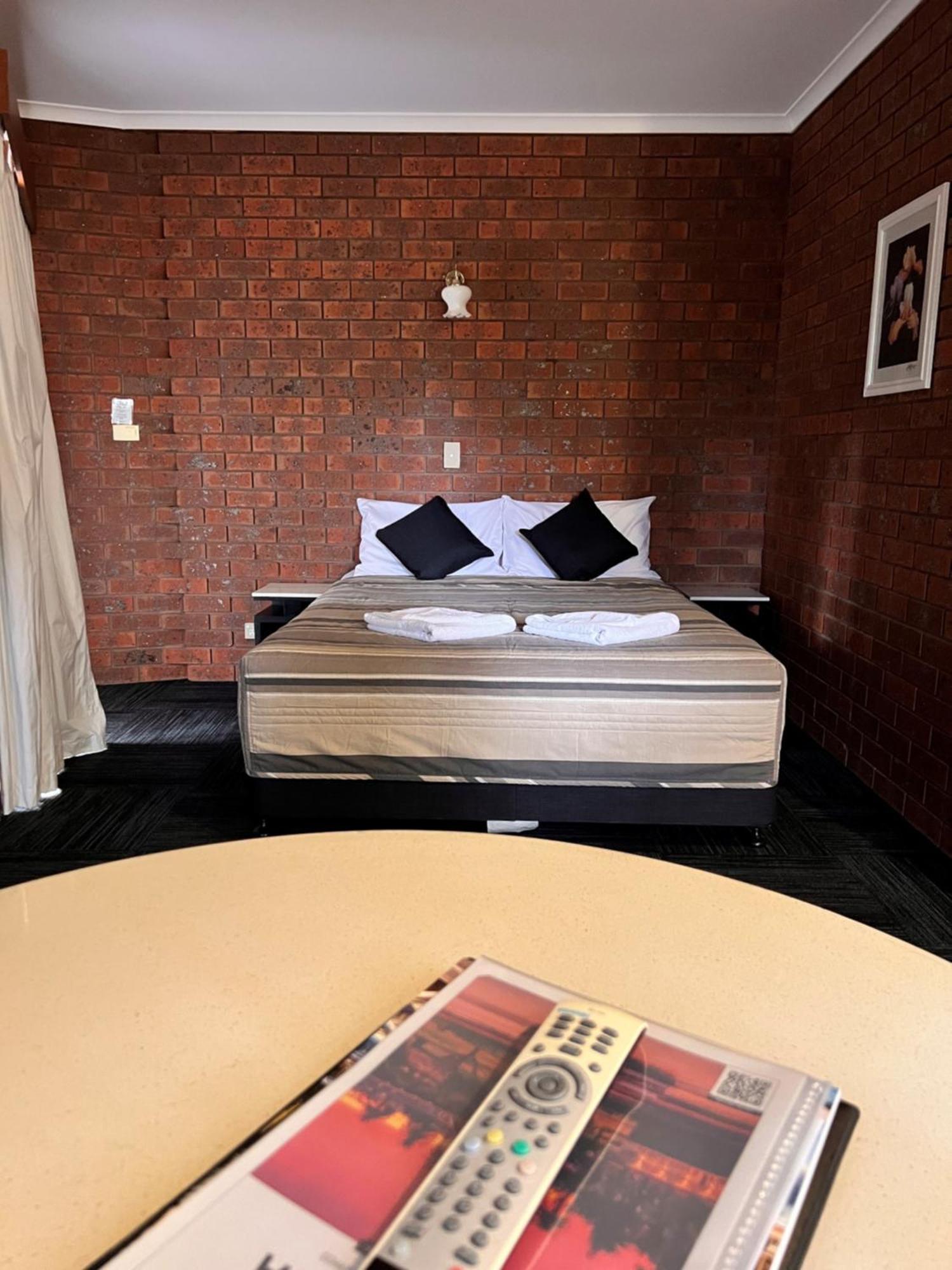 Two Rivers Motel Wentworth Экстерьер фото