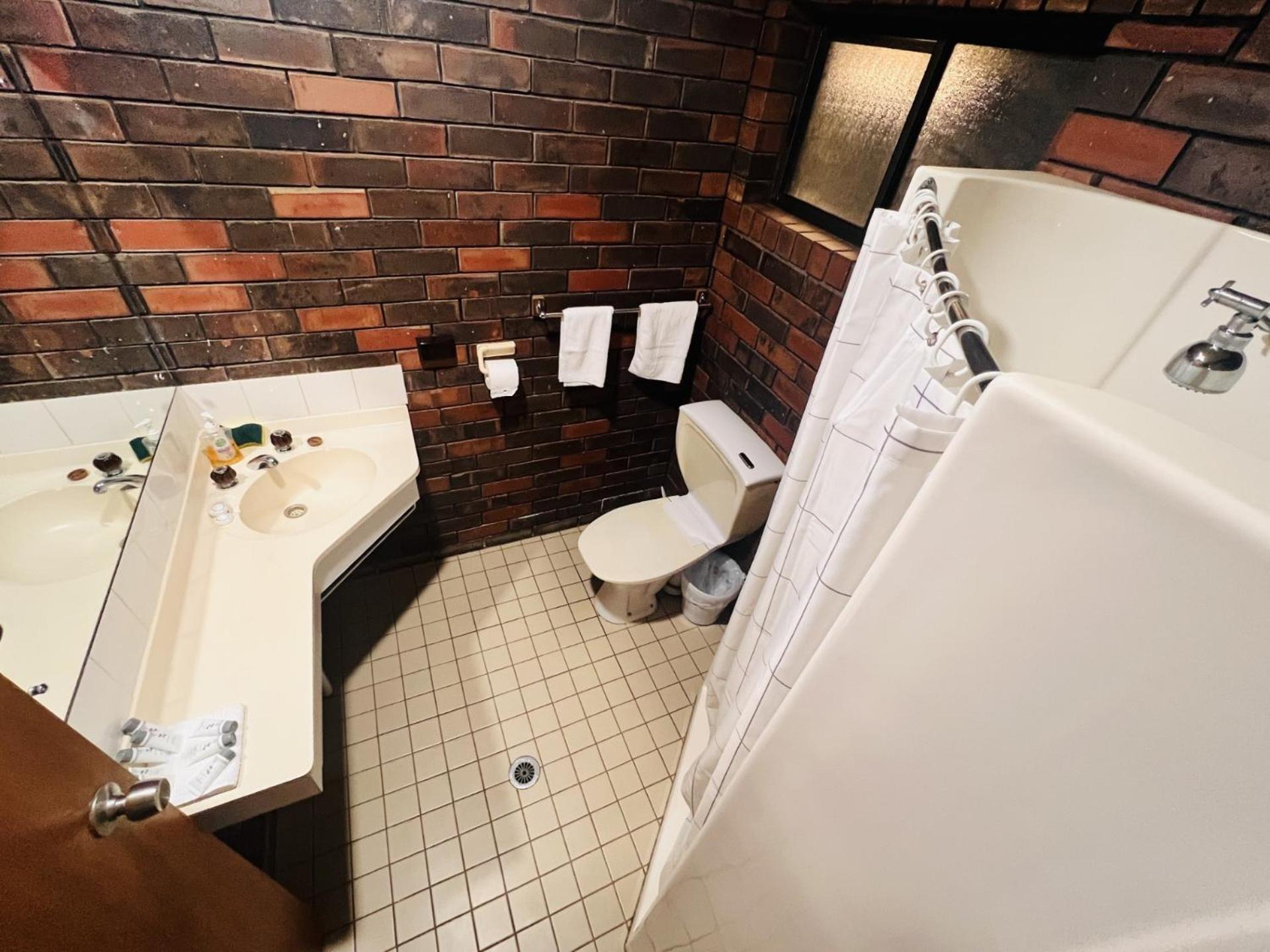 Two Rivers Motel Wentworth Экстерьер фото