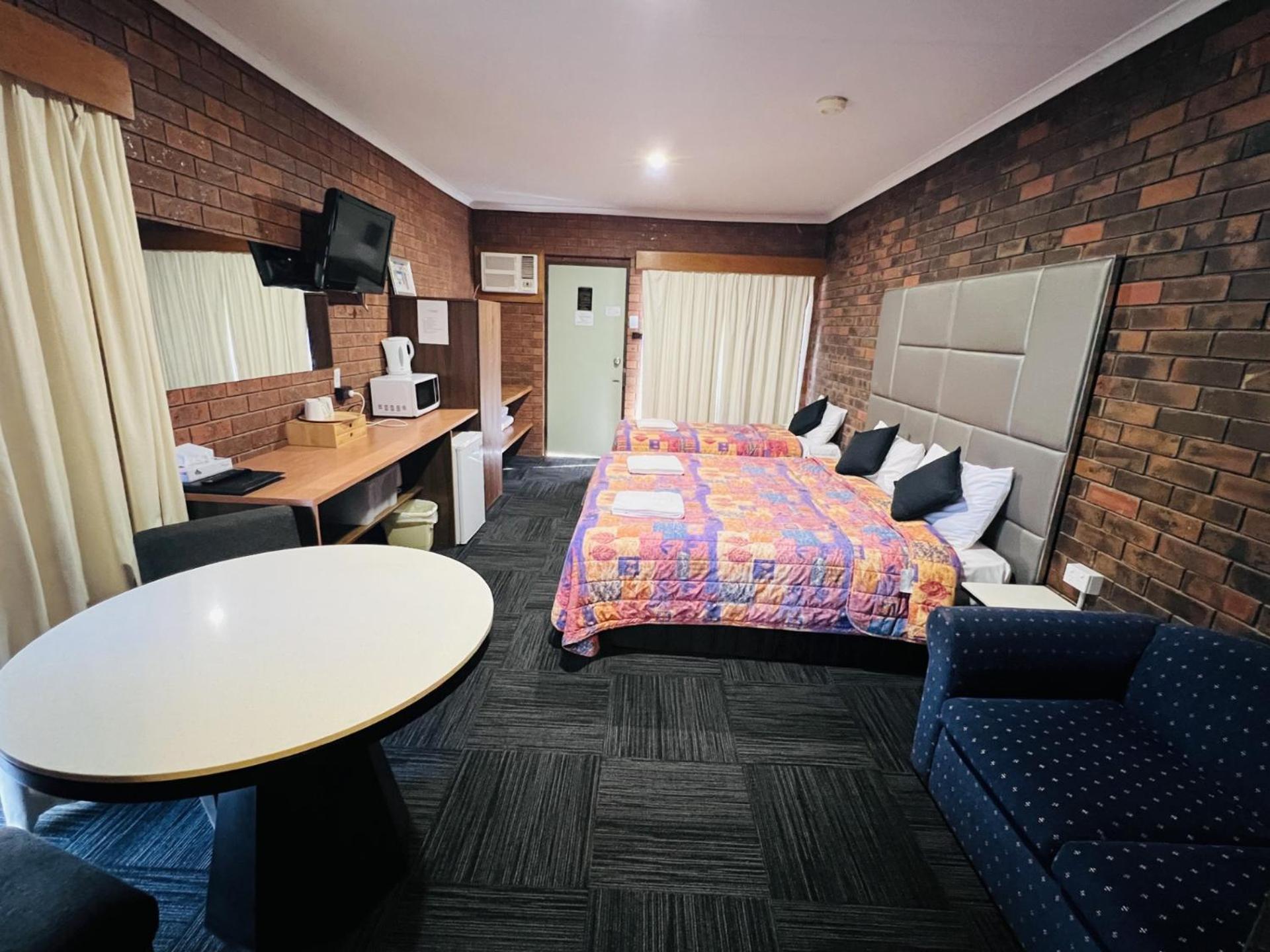 Two Rivers Motel Wentworth Экстерьер фото