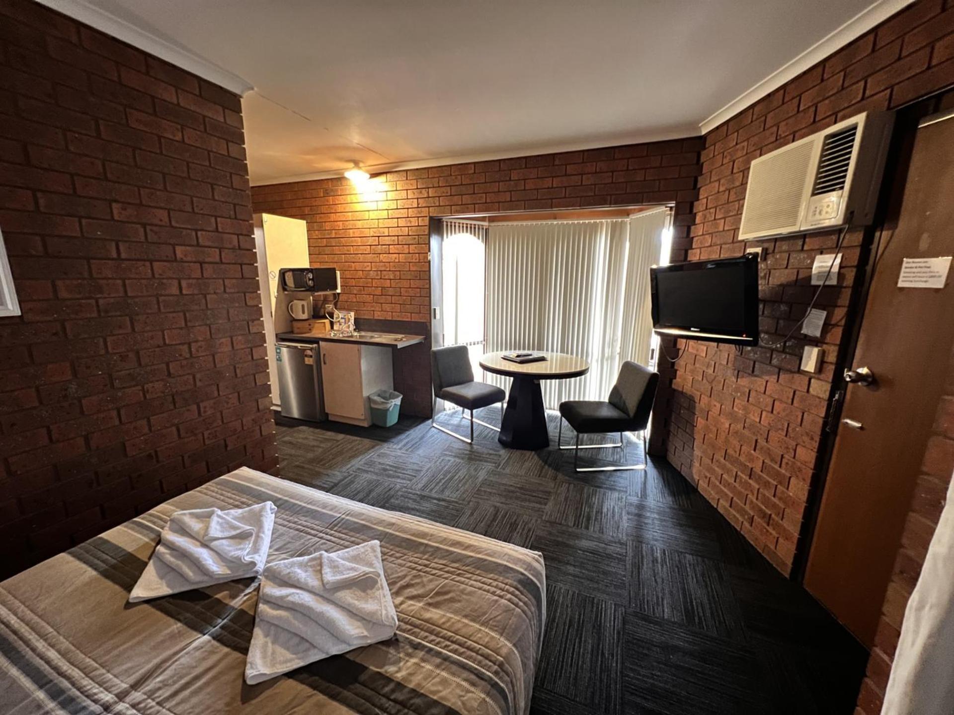 Two Rivers Motel Wentworth Экстерьер фото