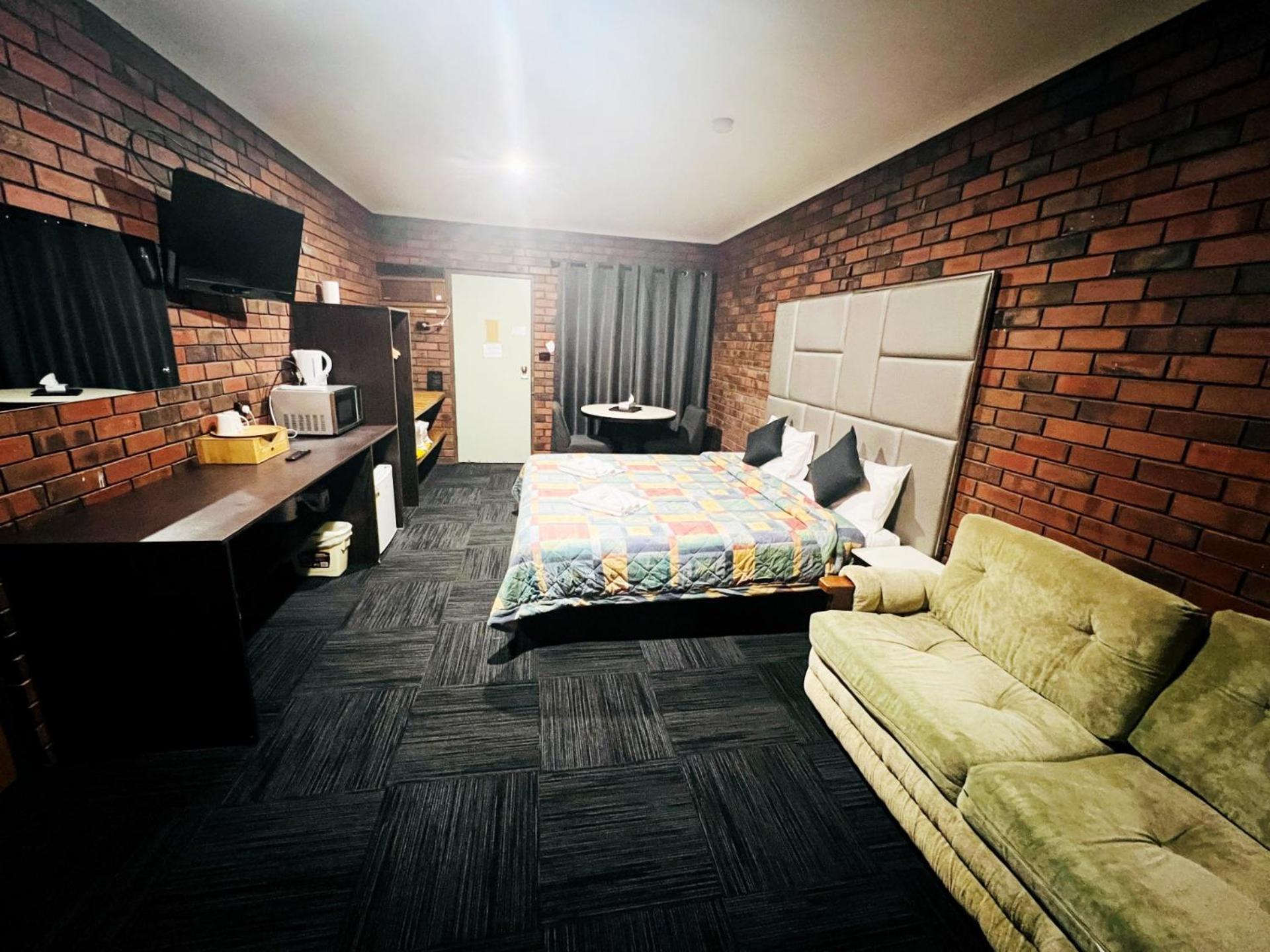 Two Rivers Motel Wentworth Экстерьер фото