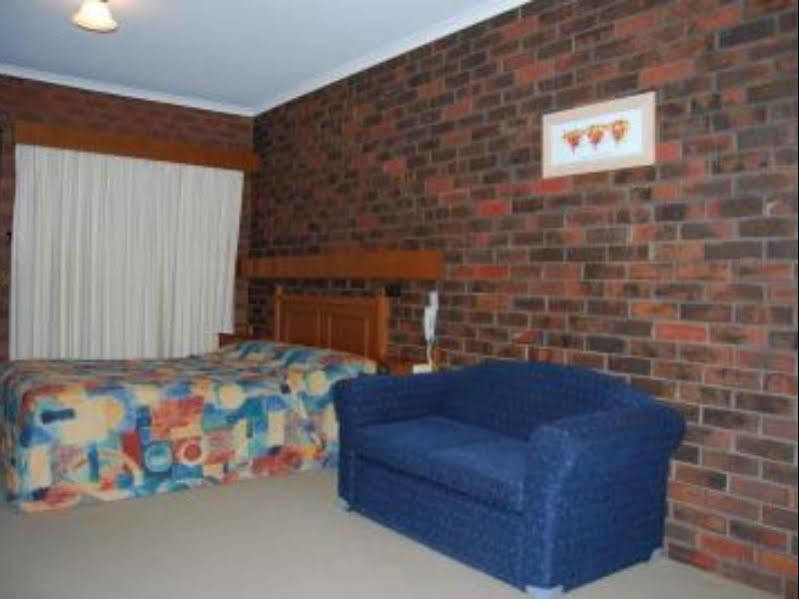 Two Rivers Motel Wentworth Экстерьер фото